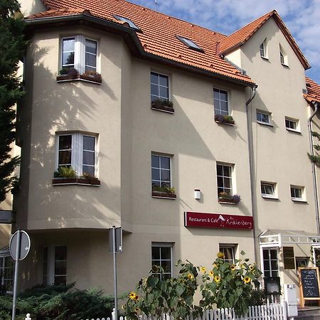 Pension & Cafe Am Kraehenberg Хале Екстериор снимка